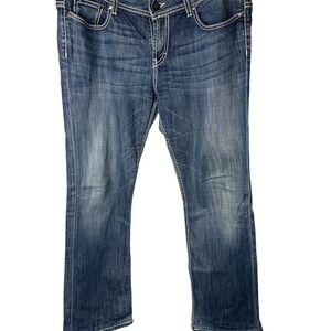 BKE Jeans Men's 32x31 White Stitching Peyton fraying‎ on the bottom edge